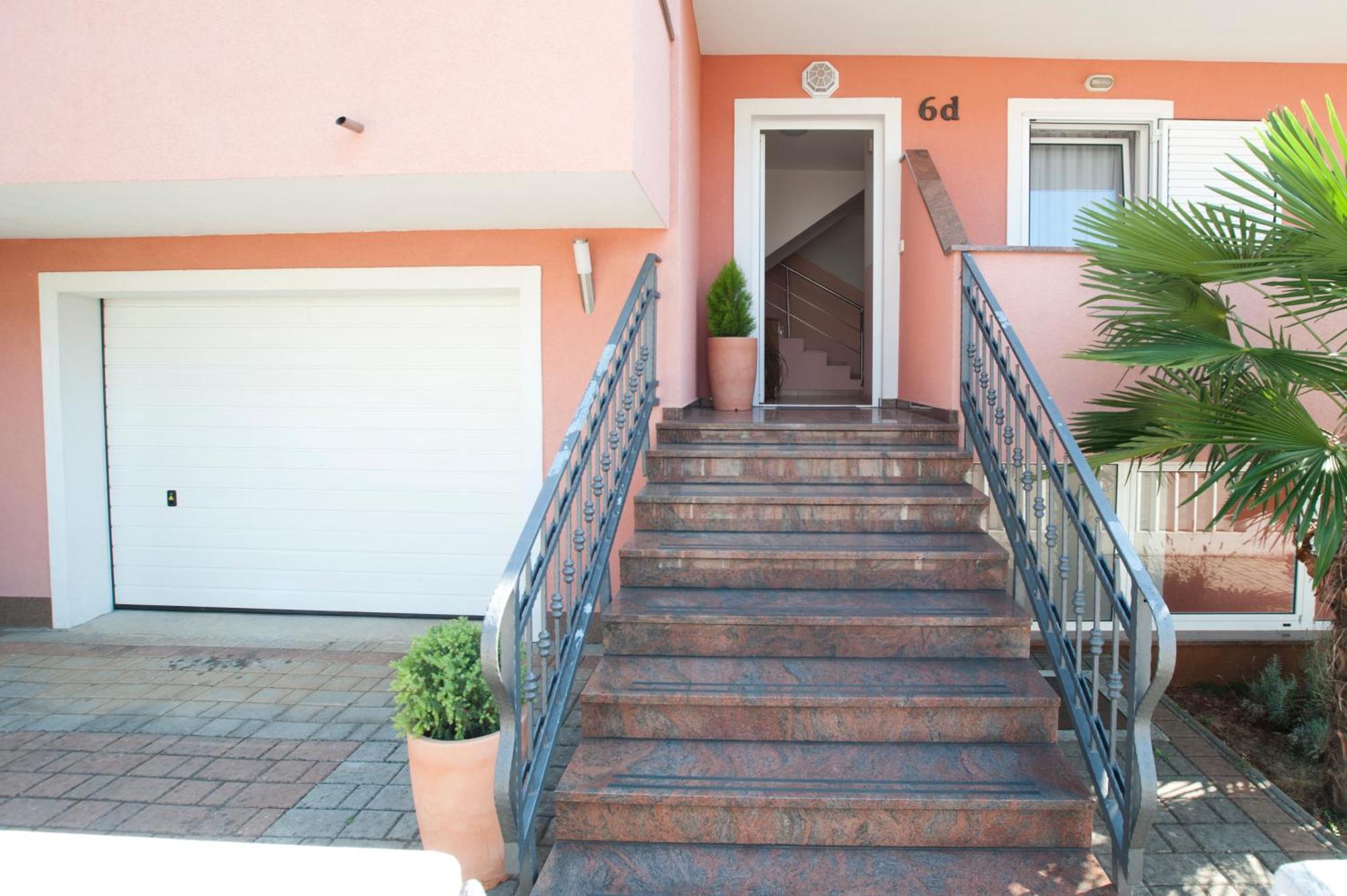 Apartments Maric With Parking Umag Bagian luar foto