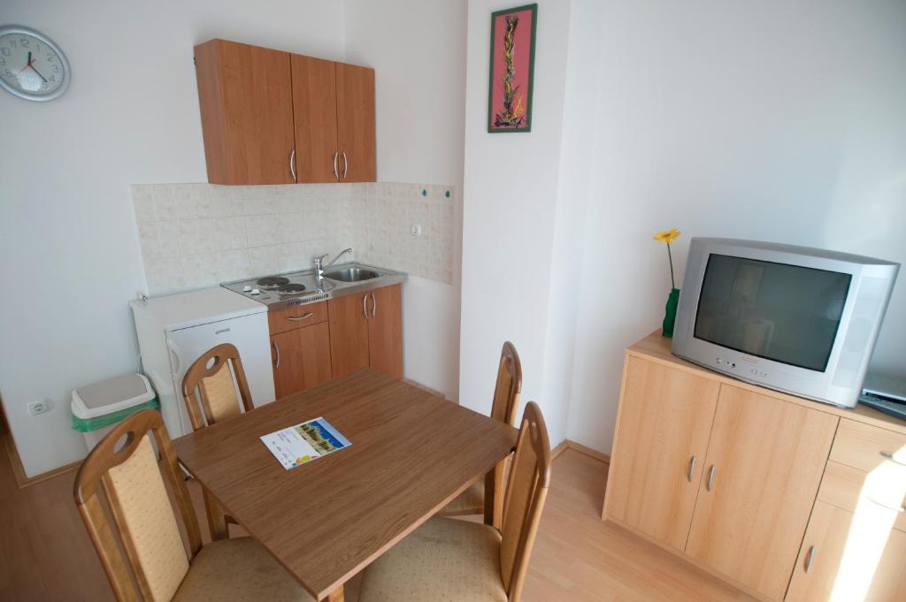 Apartments Maric With Parking Umag Ruang foto
